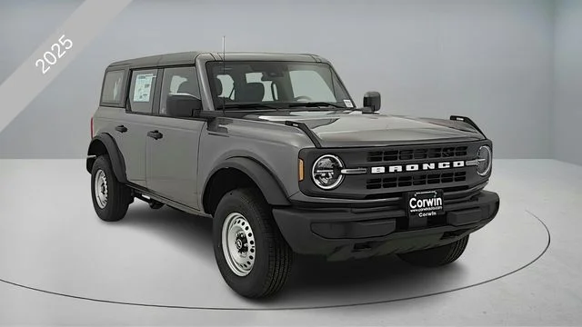 2025 Ford Bronco Base 4x4's photo