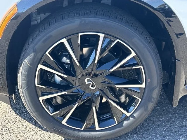 New 2027 2T RAD WHT INFINITI Autograph AWD image 10