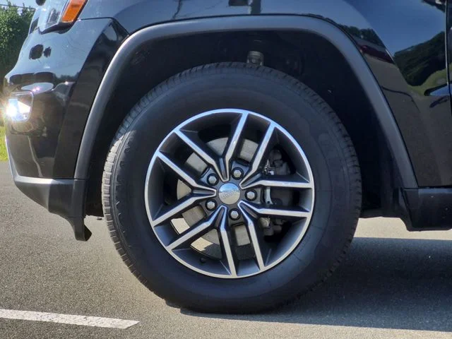 Used 2018 Black Jeep Limited image 17