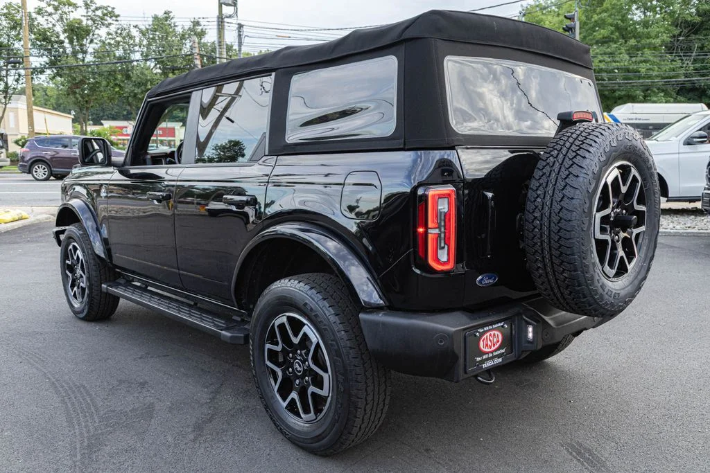 Used 2022 Black Ford Outer Banks image 4