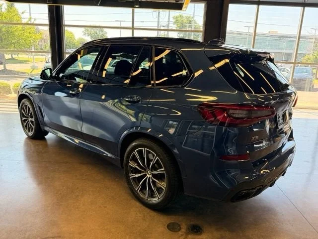 Used 2022 Phytonic Blue Metallic BMW M50i image 4