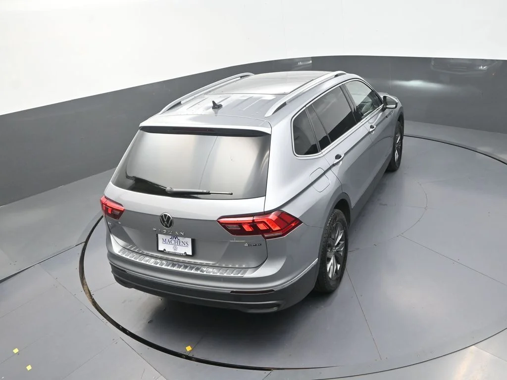 Used 2024 Silver Volkswagen 2.0T SE image 19