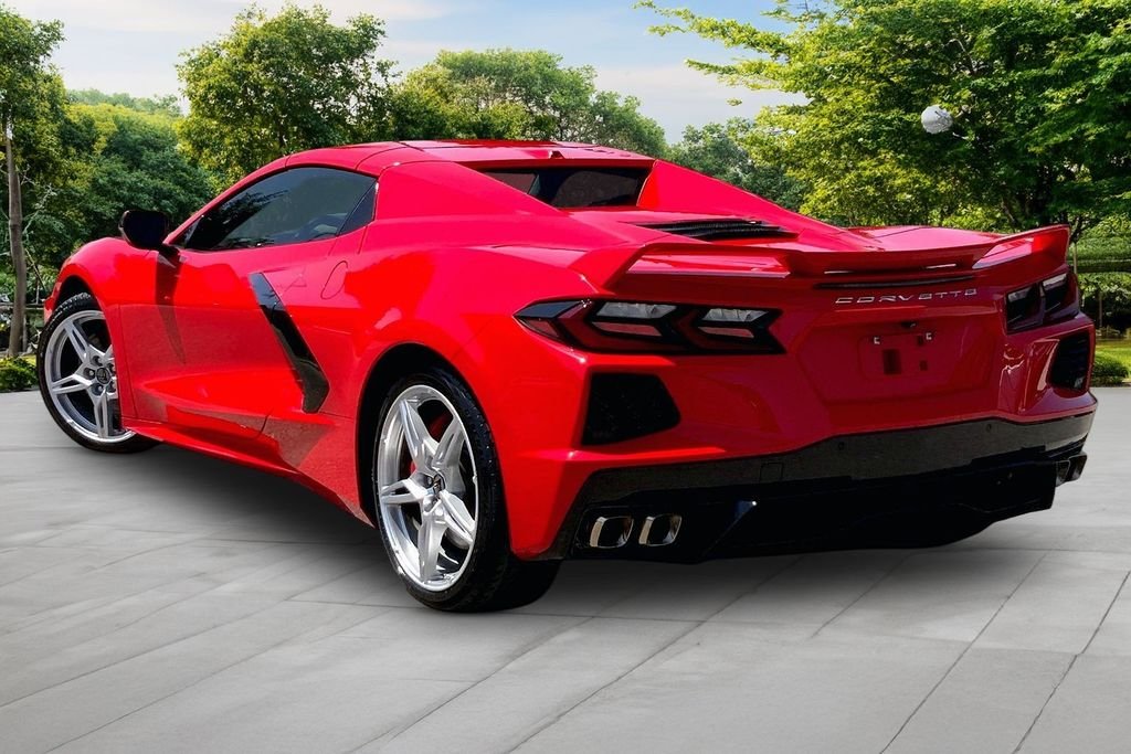 Used 2021 Red Chevrolet Stingray image 4