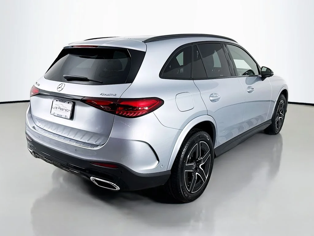 Used 2026  Mercedes-Benz GLC 300 image 9