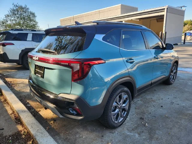 Used 2024 Blue Kia S image 4