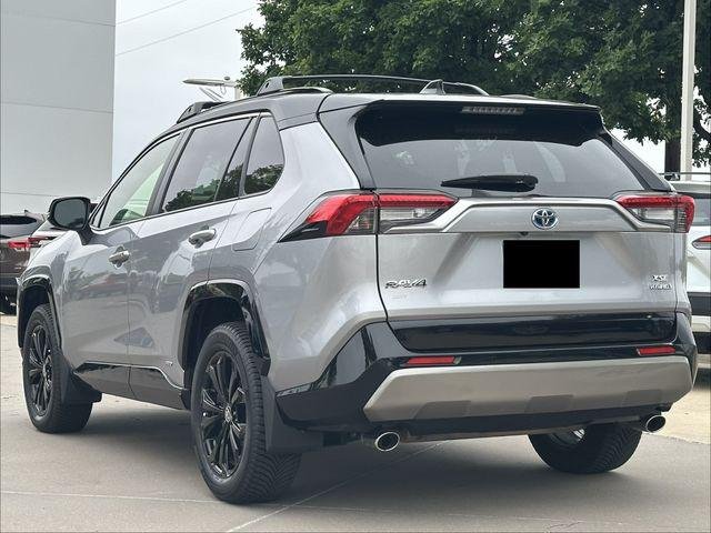 Certified Used 2023 SILVER SKY MET W/BLK Toyota  image 3