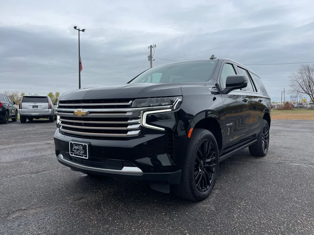 Used 2021  Chevrolet High Country image 11