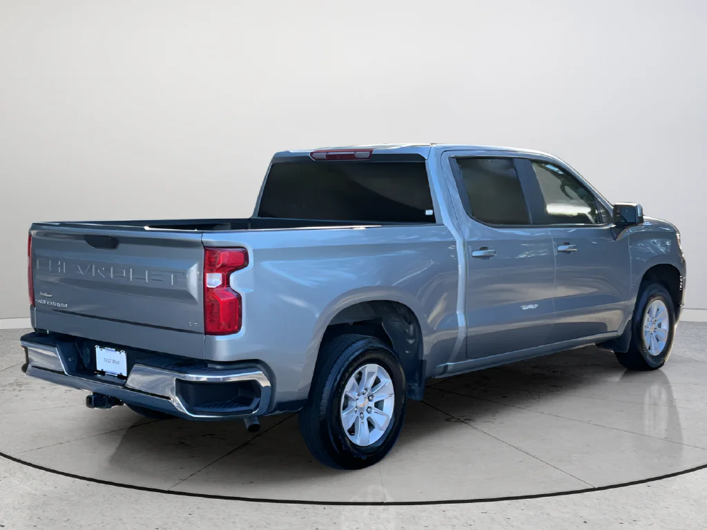 Used 2025 Gray Chevrolet LT image 6
