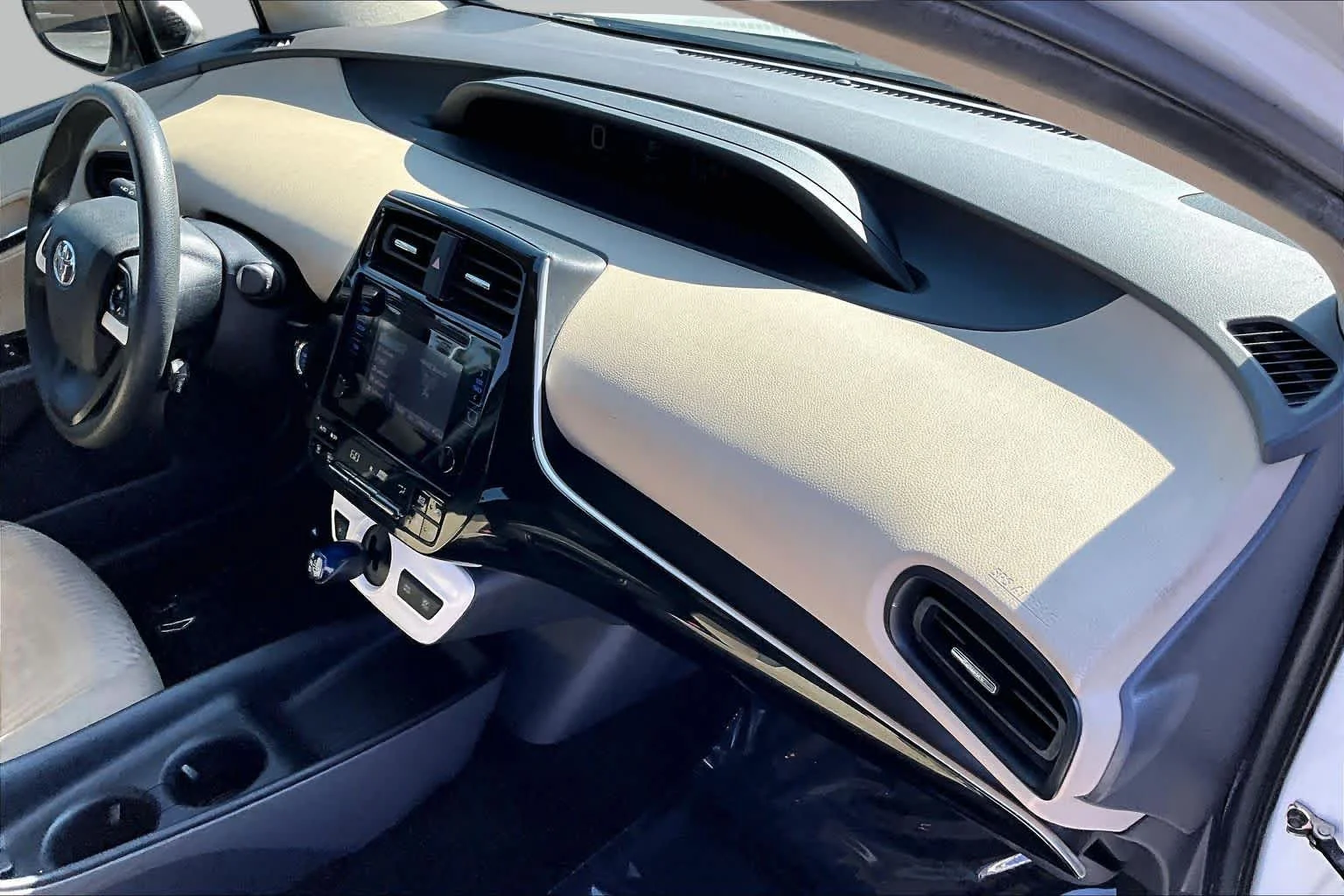 Used 2016 Blizzard Pearl Toyota Three image 15