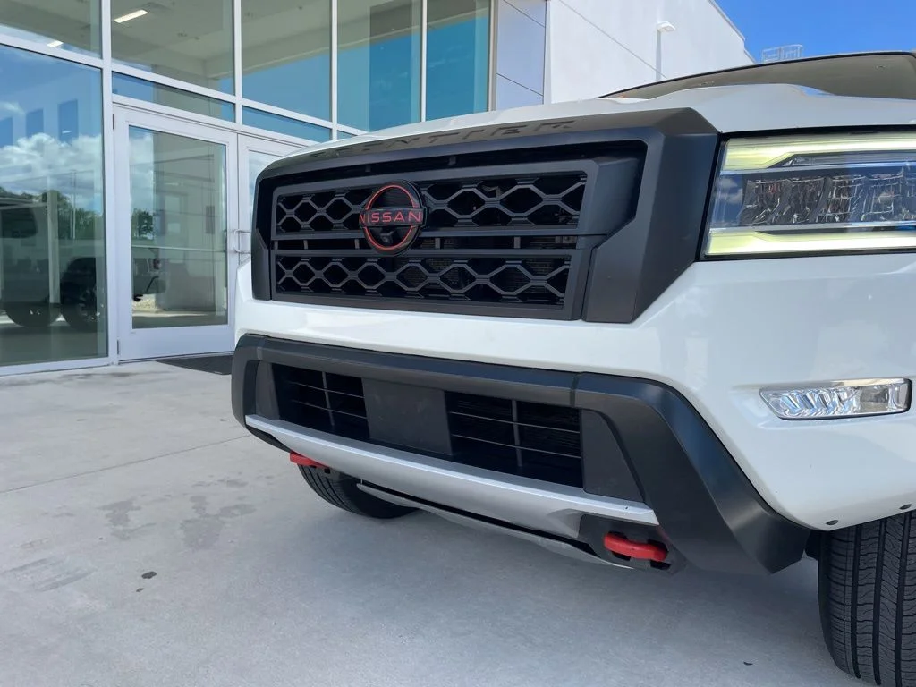 Used 2023 White Nissan PRO-4X image 9