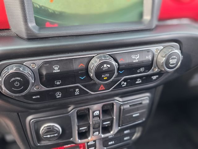 Used 2021 White Jeep Unlimited Rubicon image 30
