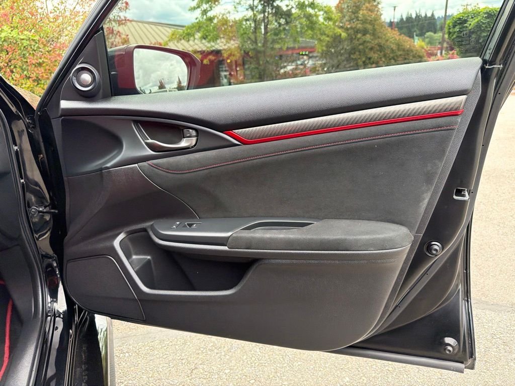 Used 2019 Crystal Black Pearl Honda Touring image 28