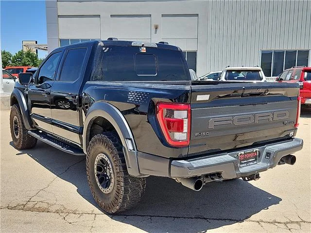 Used 2022 Agate Black Metallic Ford Raptor 4x4 SuperCrew Cab 5.5 ft. box 145 in. WB image 2