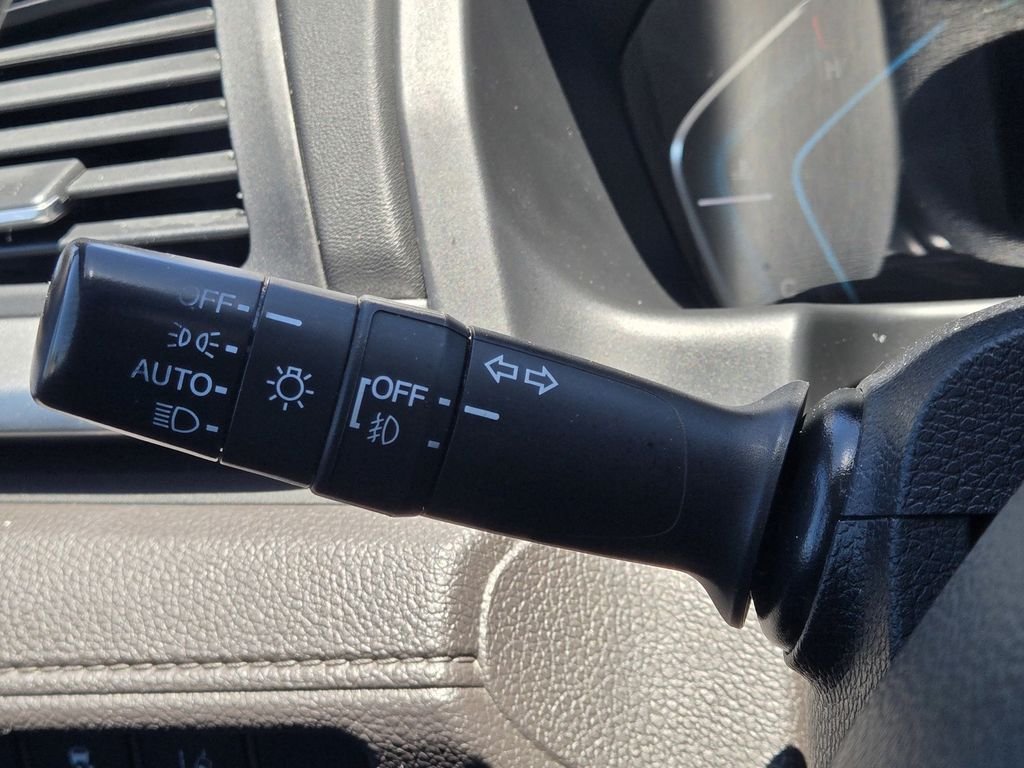 Used 2018 Lunar Silver Metallic Honda EX-L image 18