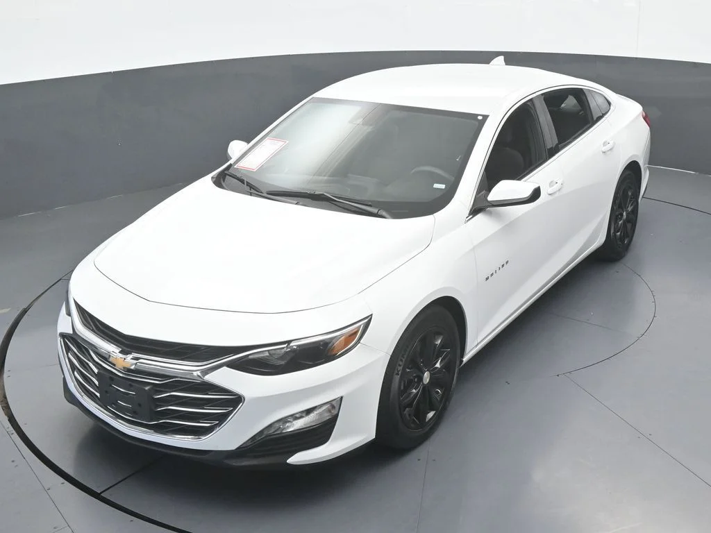 Used 2024 Summit White Chevrolet LT image 42