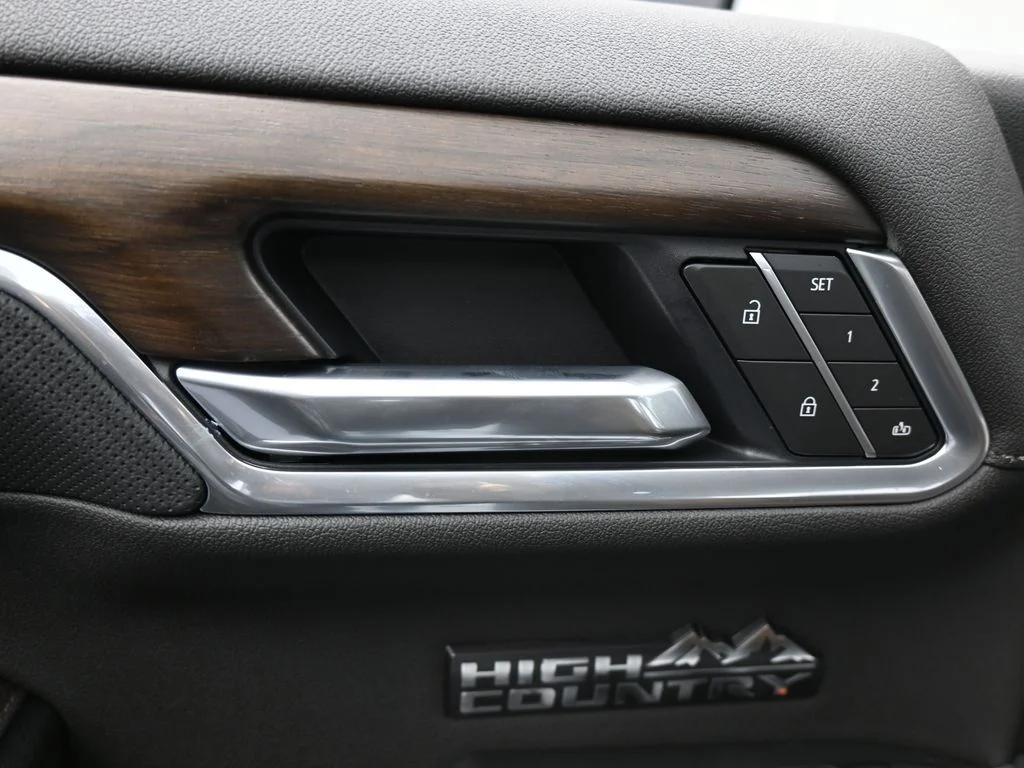 Used 2026 Summit White Chevrolet High Country image 13