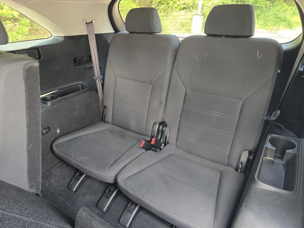 Used 2019 Black Kia L image 11