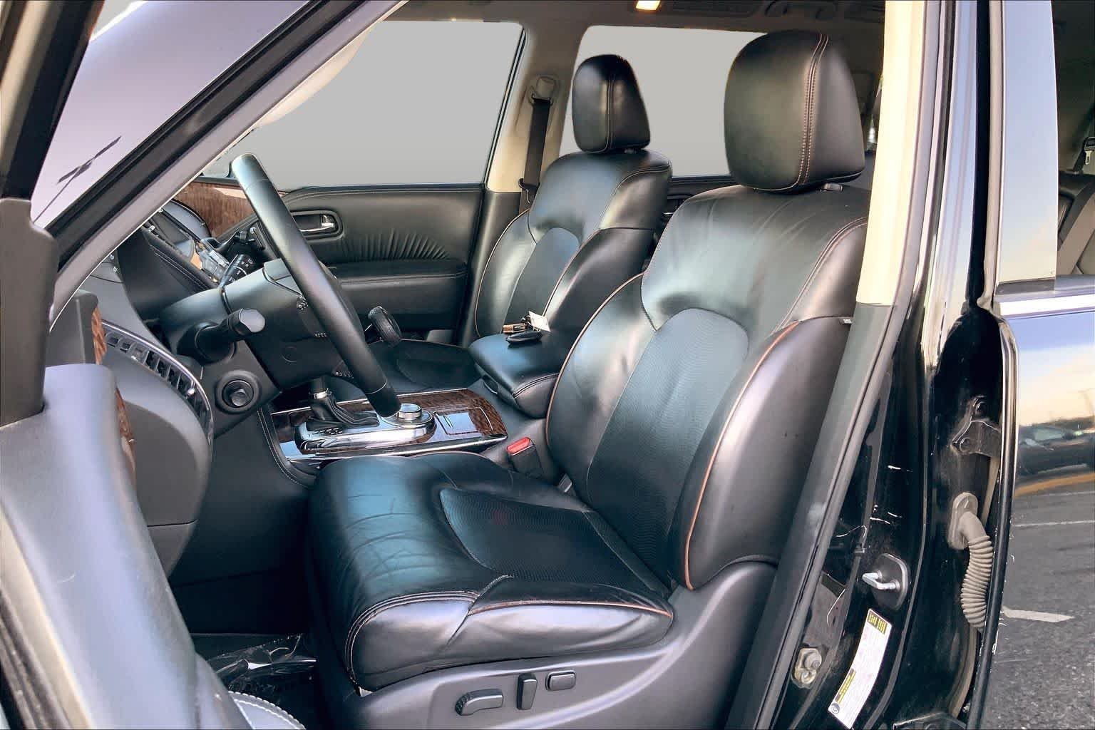 Used 2019 Super Black Nissan SL image 7