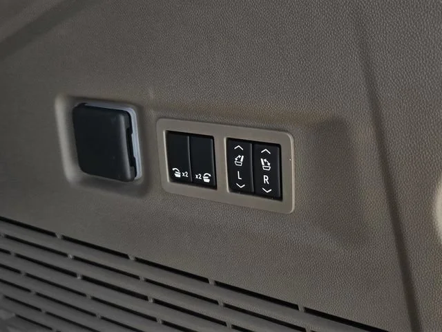 2026 GMC Yukon XL Denali - Photo 11