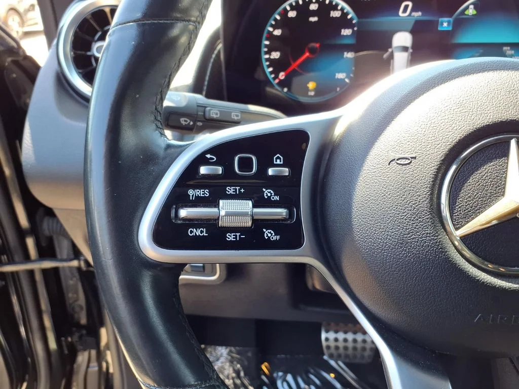 Used 2020 Black Mercedes-Benz GLB 250 image 14