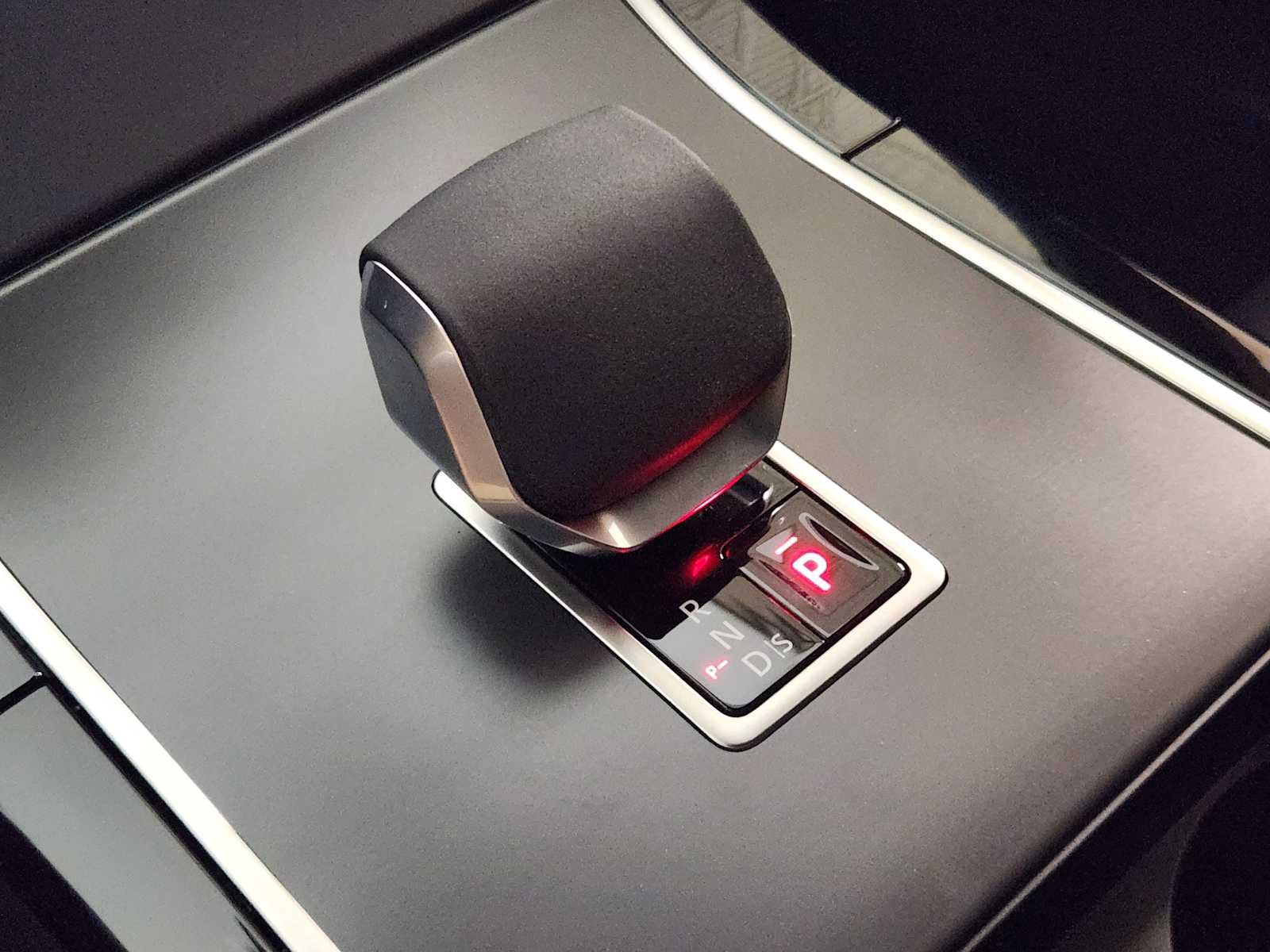 New 2026 Fuji White Land Rover S image 19
