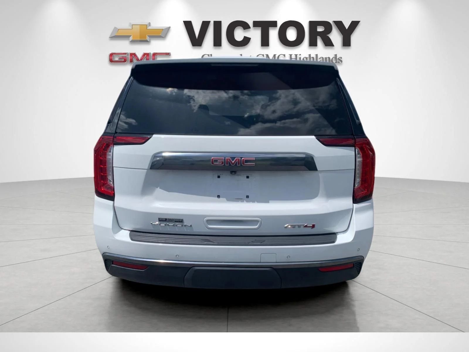 Used 2023 Summit White GMC AT4 image 4