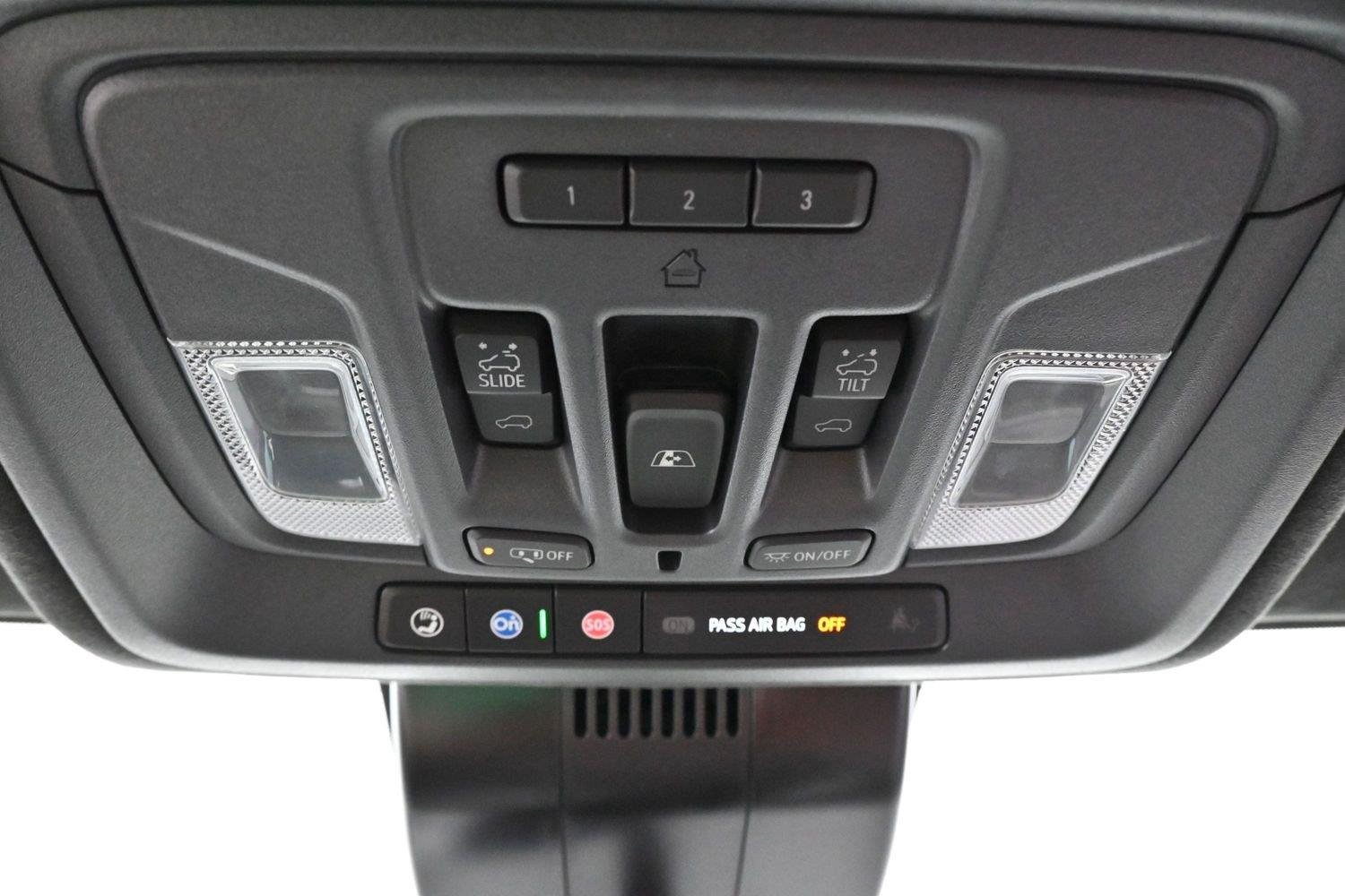 Used 2025 White Frost Tricoat GMC Denali Ultimate image 28