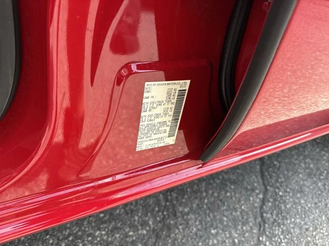 Used 2022 Red Nissan S image 33