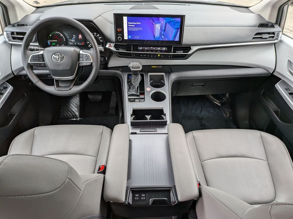Used 2026  Toyota XLE image 5