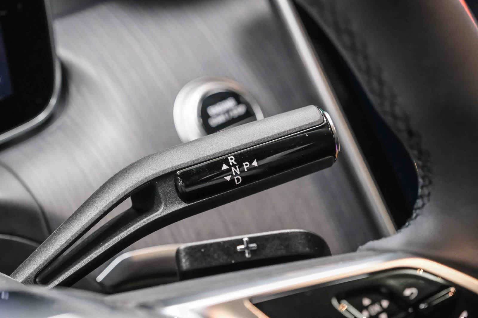 Nuevo Mercedes-Benz C 300 2026 en color gris grafito metalizado, imagen 23.