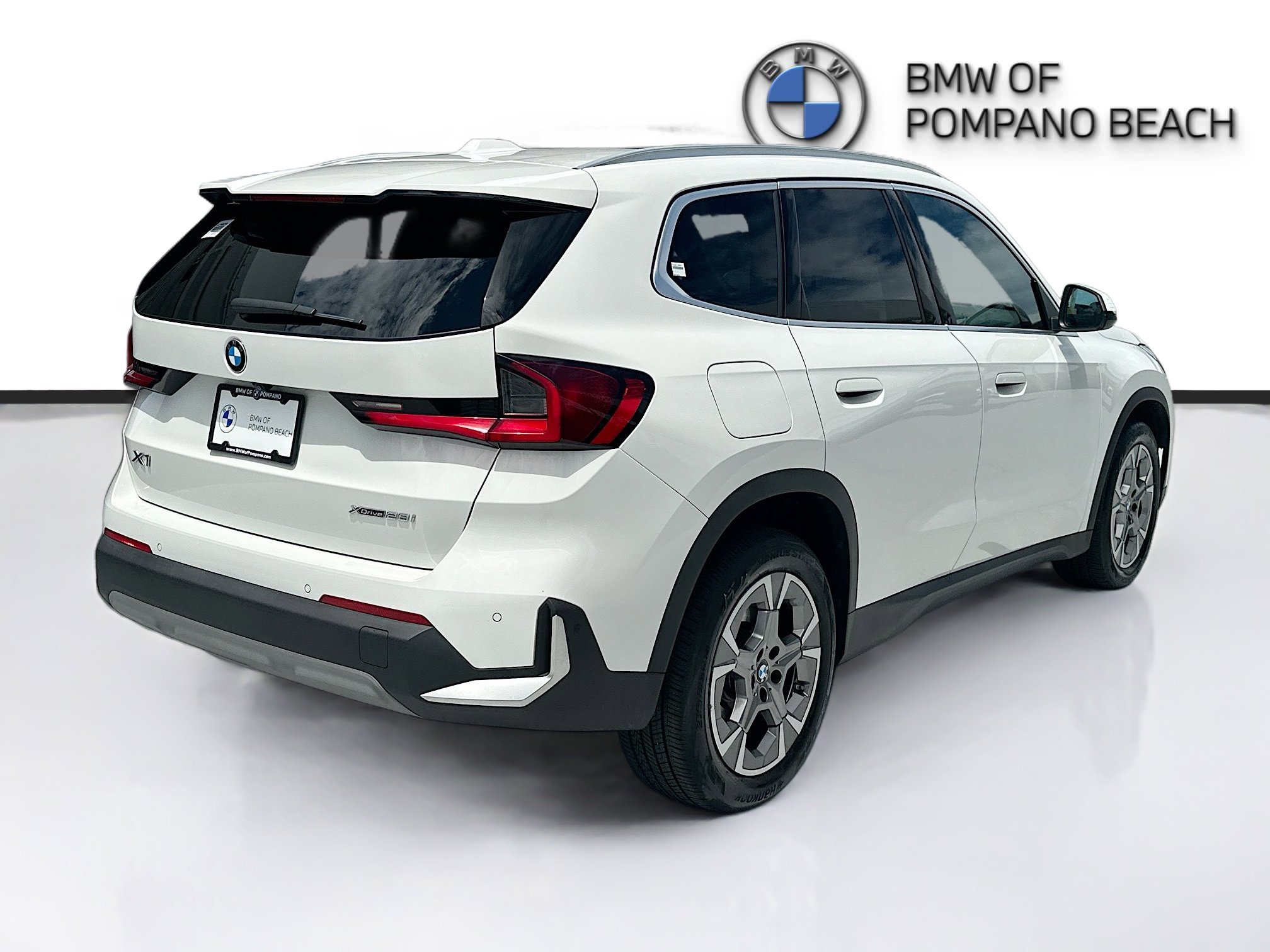 Used 2023 Alpine White BMW xDrive28i image 7
