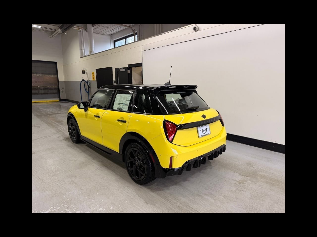 New 2026 Sunny Side Yellow MINI ICONIC image 3