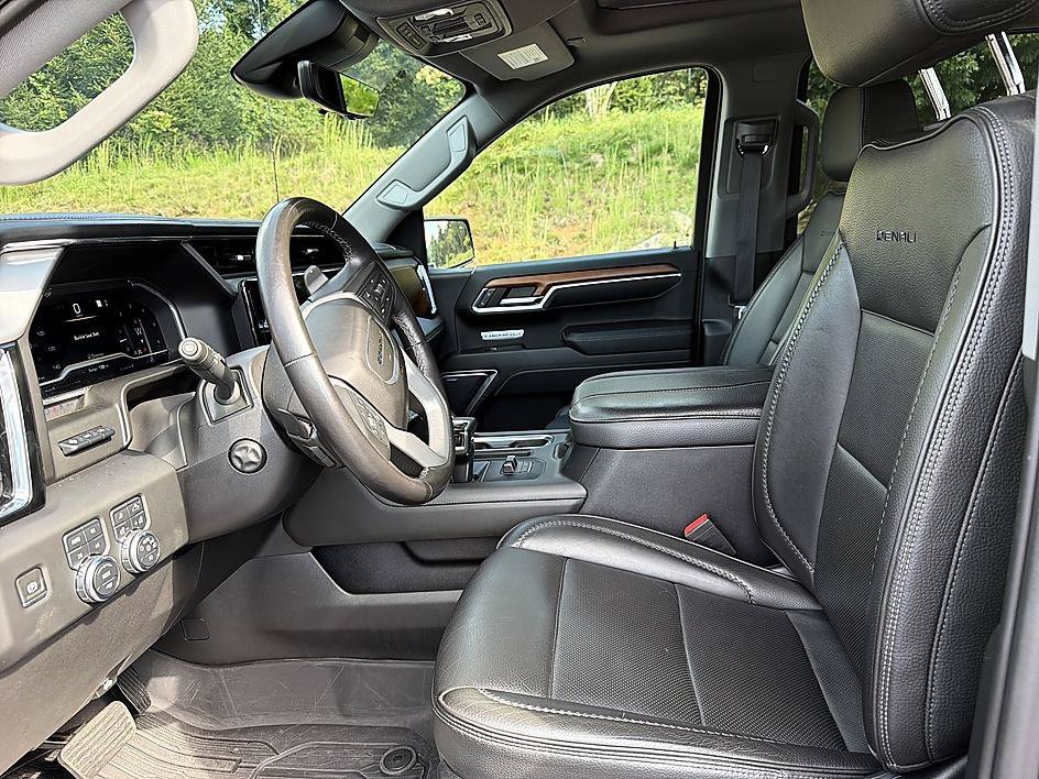 Used 2023 Onyx Black GMC Denali image 11