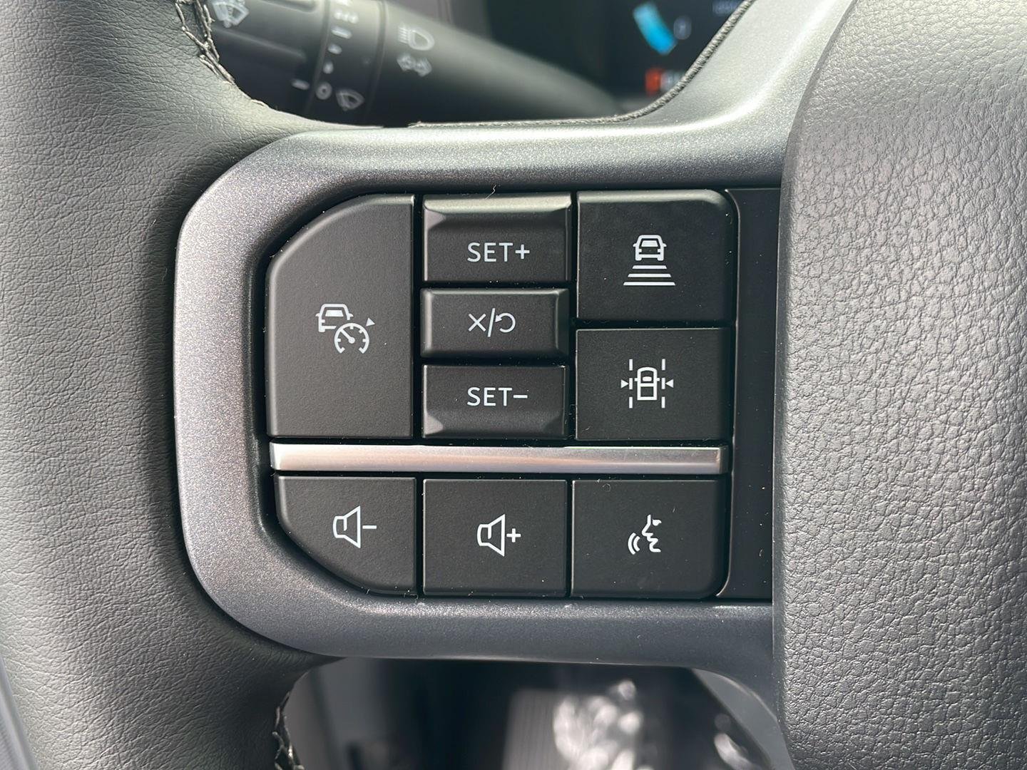 New 2026 Carbonized Gray Metallic Ford XLT image 14