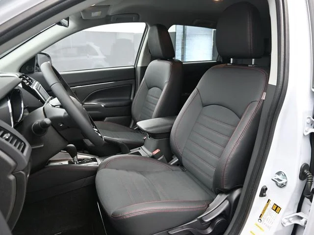 New 2026 White Mitsubishi 2.0 SE image 5