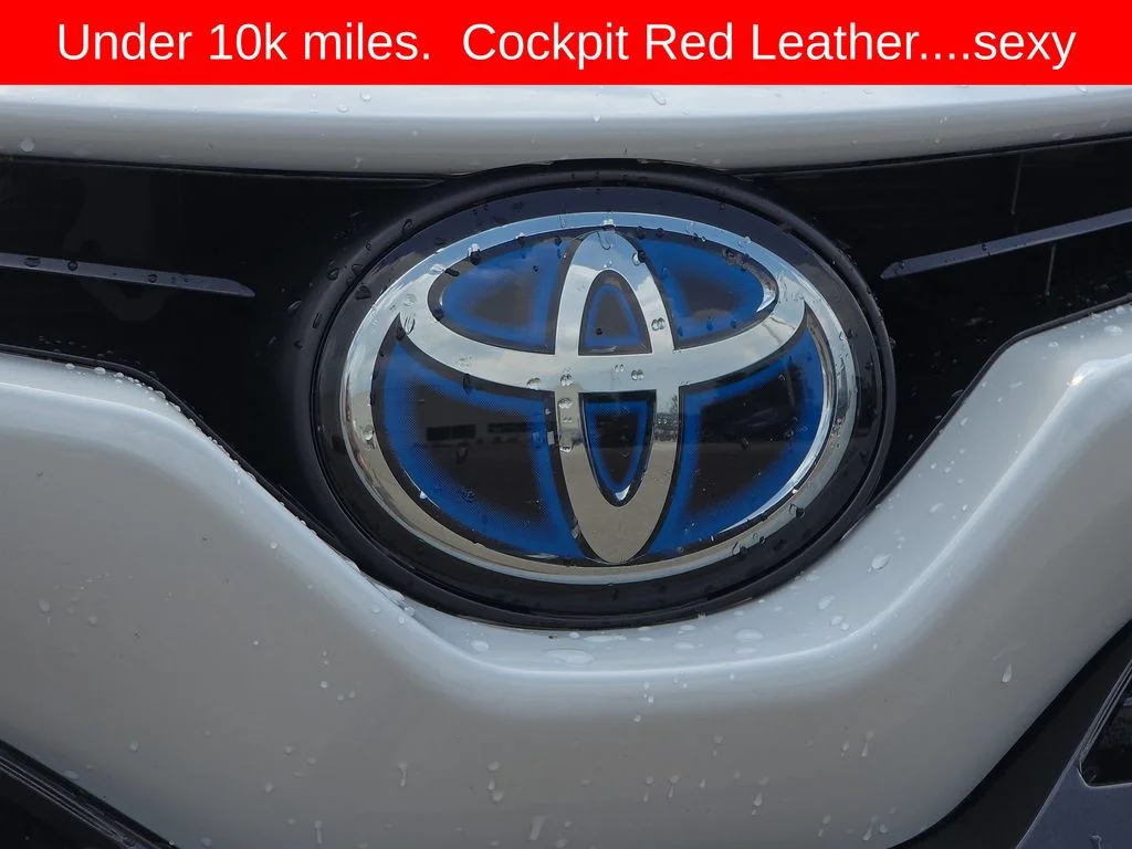 Used 2022 White Toyota XSE image 35