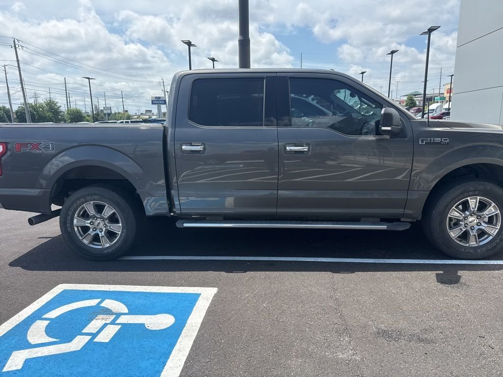 Used 2017 Gray Ford XLT image 5