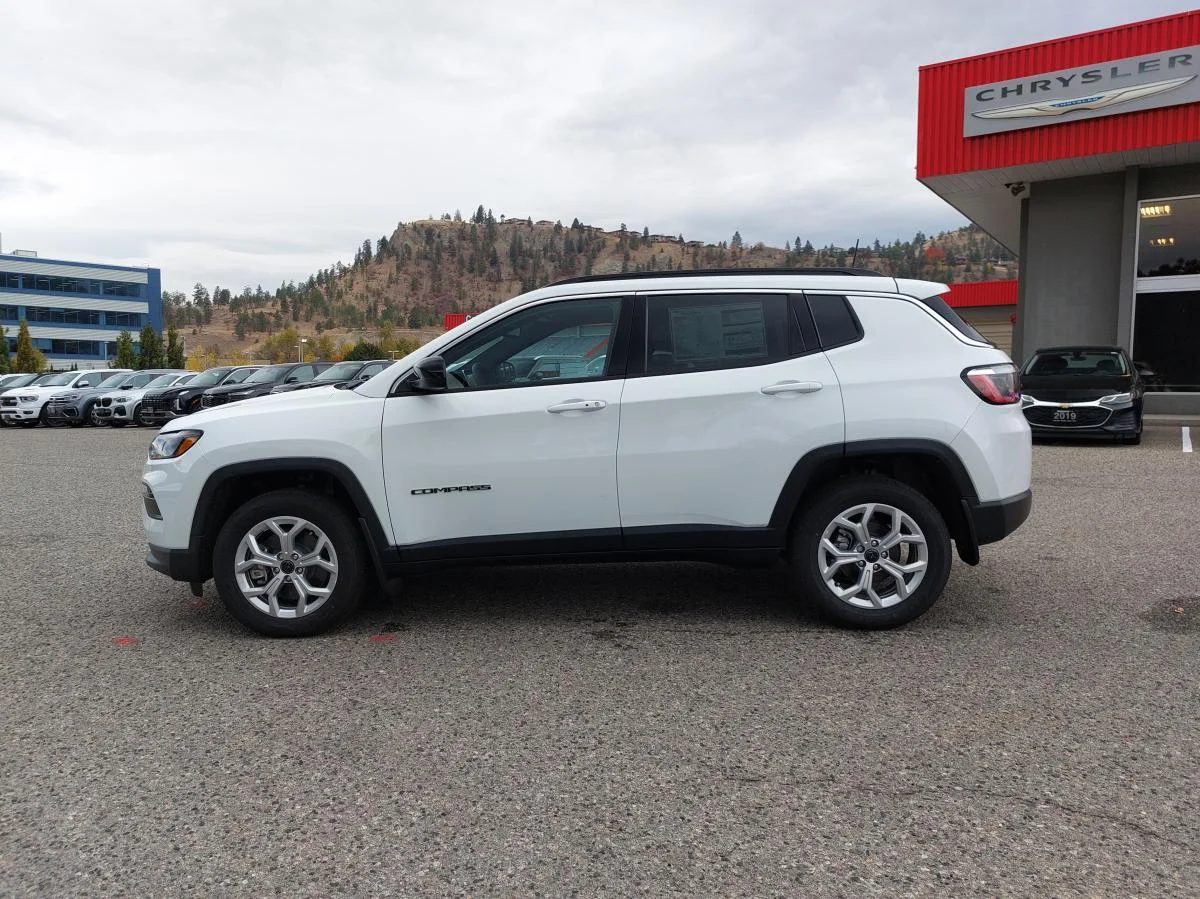 New 2026 White Jeep North 4x4 image 9