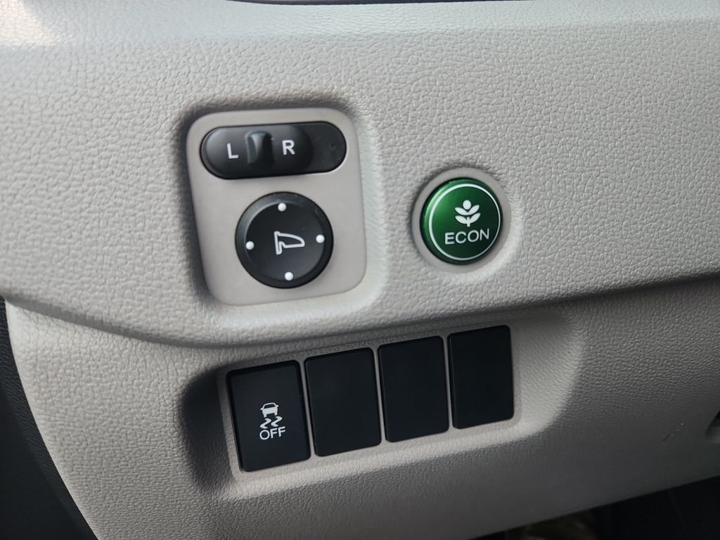 Used 2018  Honda EX image 28
