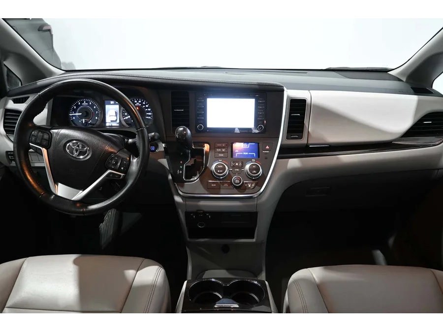 Used 2019 BLACK Toyota XLE Mobility Handicap Van image 21