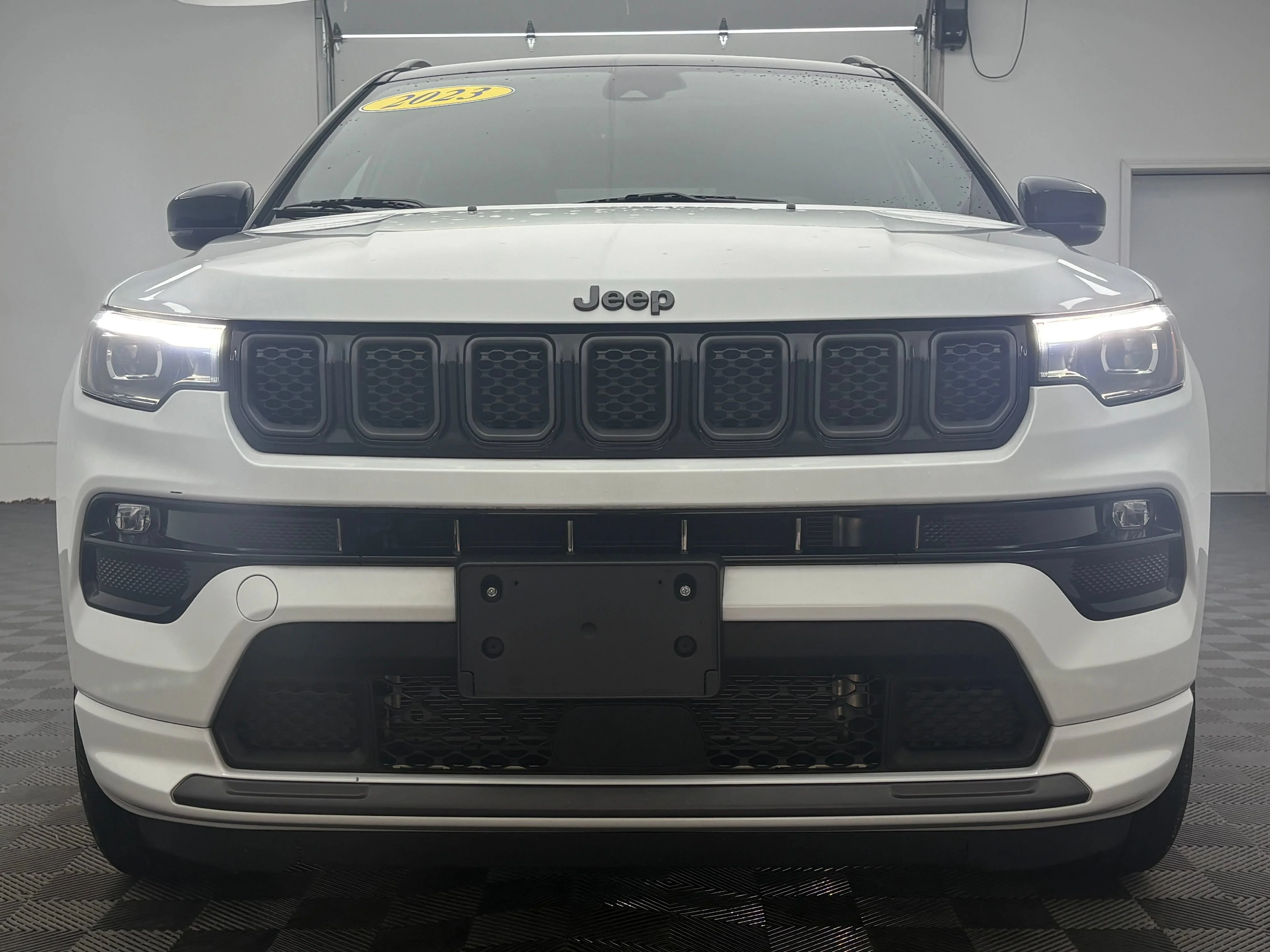 Used 2023 White Jeep High Altitude image 12