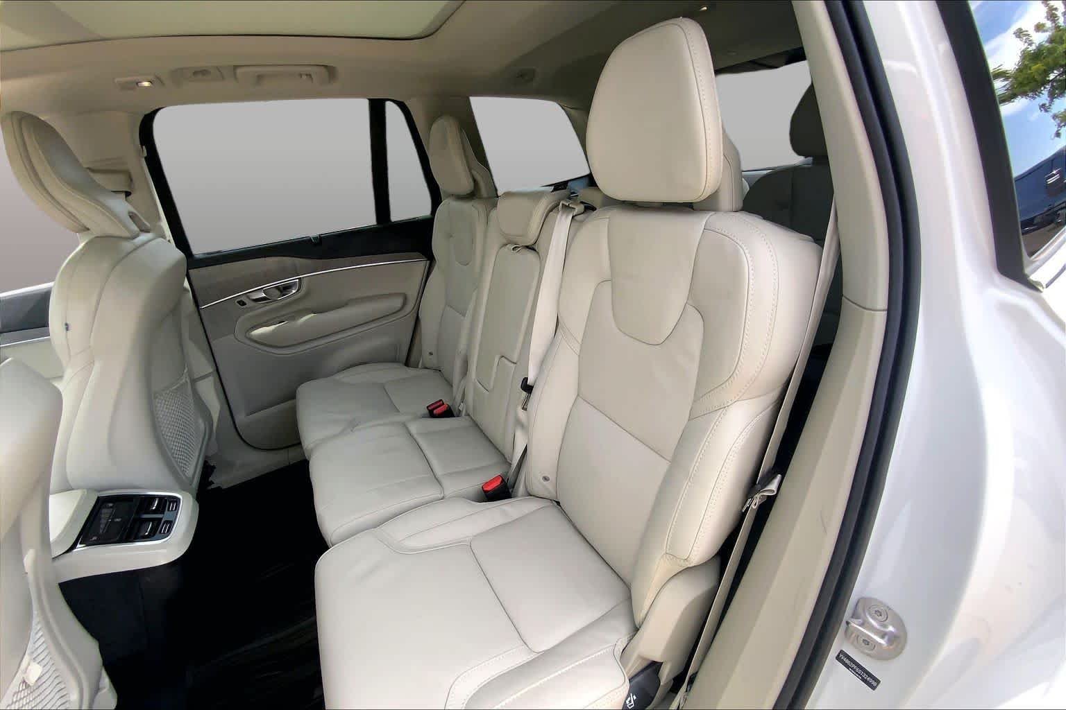 Used 2025 WHITE Volvo Ultra image 20