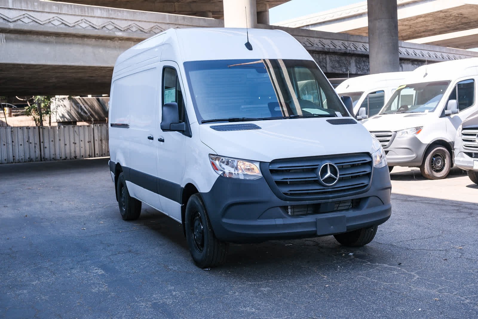 New 2025 Arctic+White Mercedes-Benz Cargo 144 WB  RWD 2.0L 4-Cylinder image 3