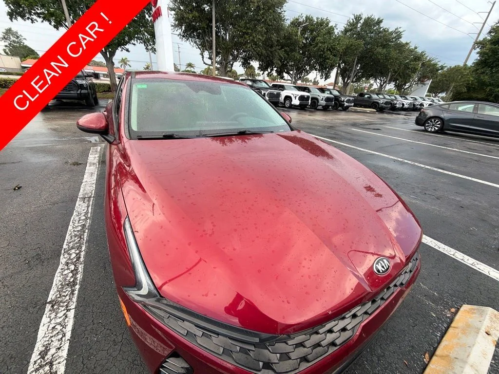 Used 2021 Red Kia LXS image 1