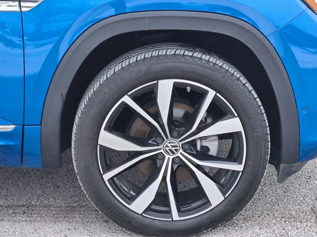 Used 2024 Blue Volkswagen 2.0T SEL Premium R-Line image 11