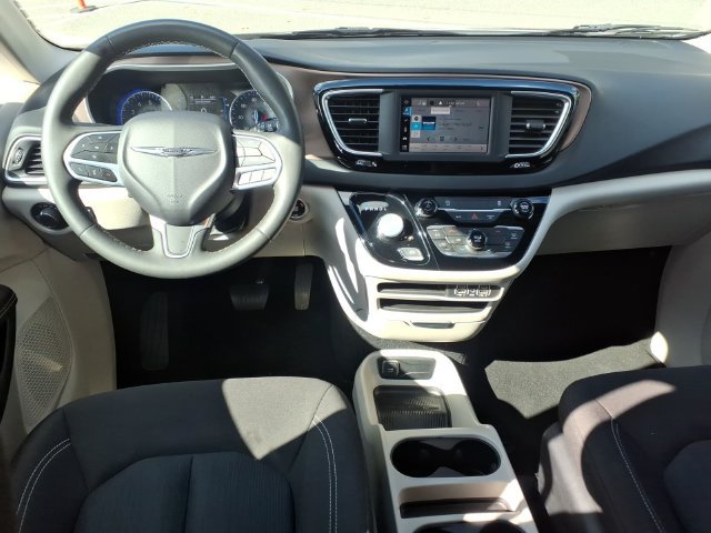 Used 2023 White Chrysler LX image 12