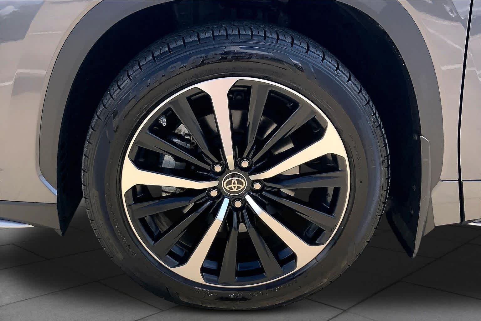 Used 2021 Magnetic Gray Metallic Toyota XSE image 11