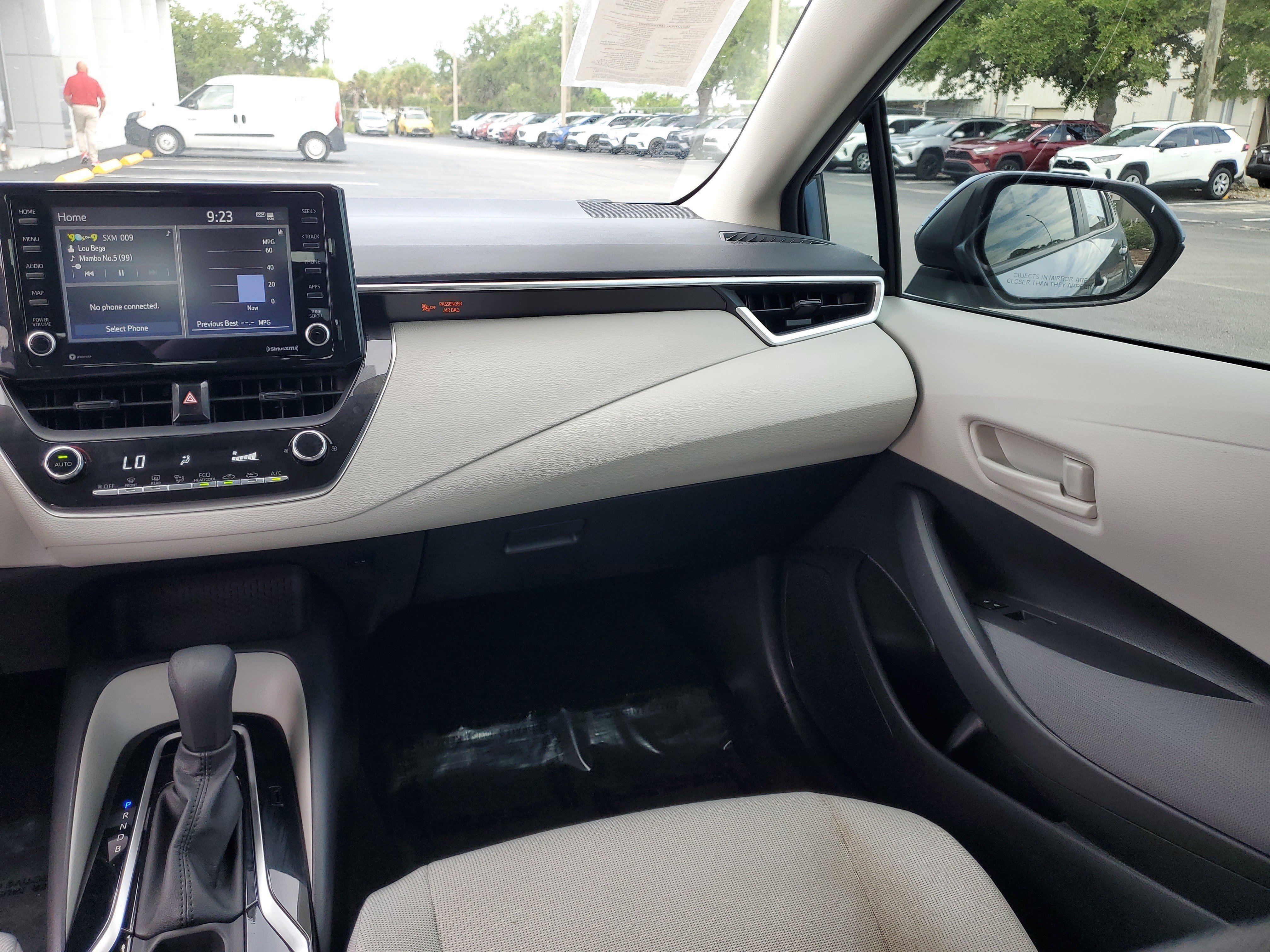 Used 2022  Toyota LE image 12