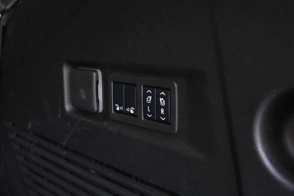 2024 GMC Yukon Denali Ultimate - Photo 53