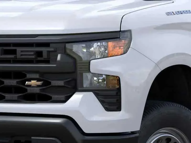 New 2026 Summit White Chevrolet WT image 22